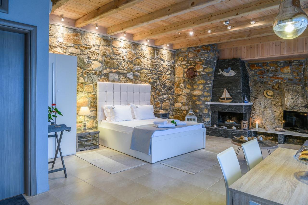 Amicasa Private Seaside Suite Pachis  Exterior foto